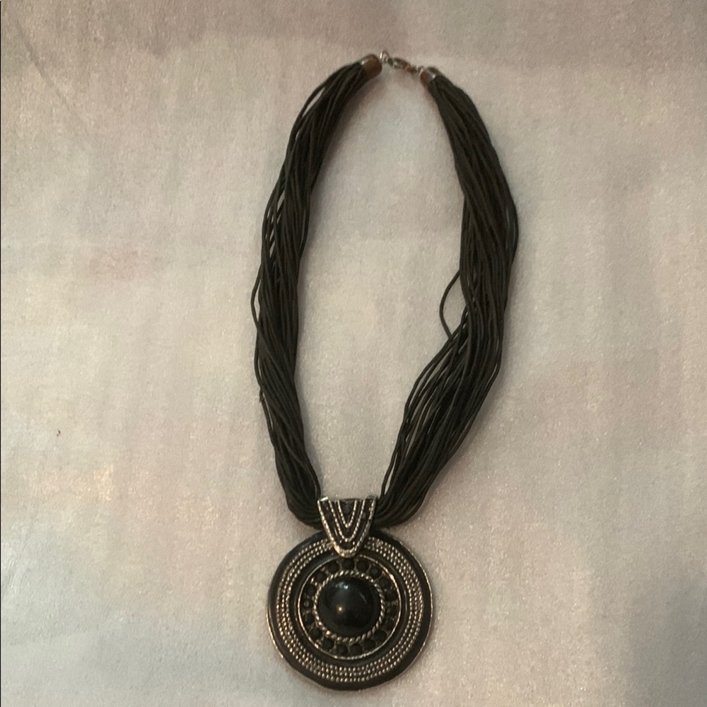 Elegant Black and silver Necklace